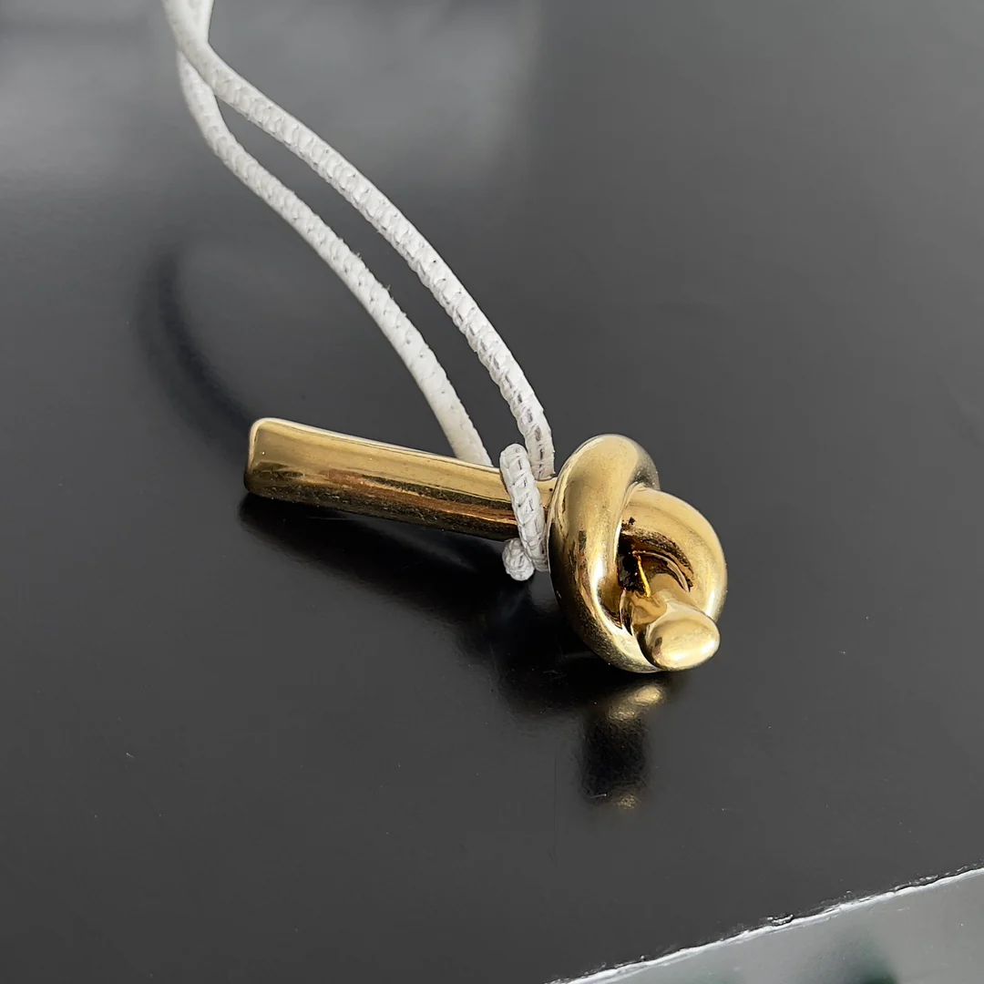 Клатч BV с рисунком под крокодиловую кожу - белый