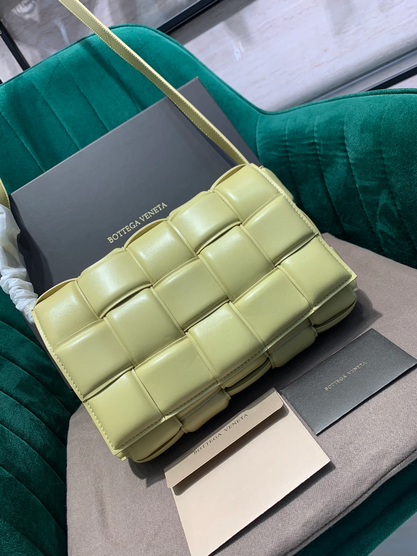 Сумка-мешок для кассет BV из плетеной кожи/подушка/телячья кожа/26x18x8 см/1