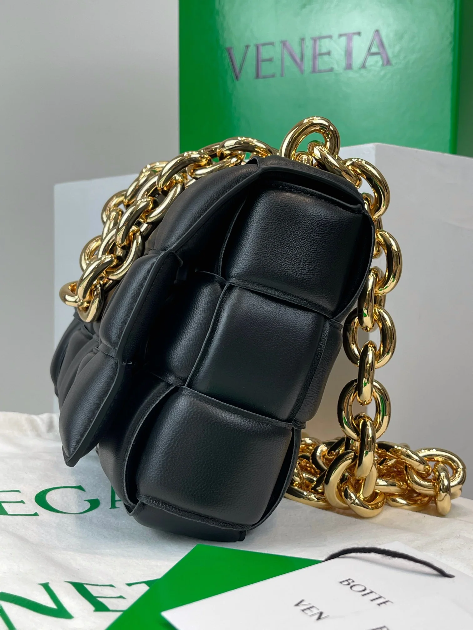 Плетеная сумка BV в виде кассеты, квадратная сумка на цепочке, из овечьей кожи, 27х10х18 см.