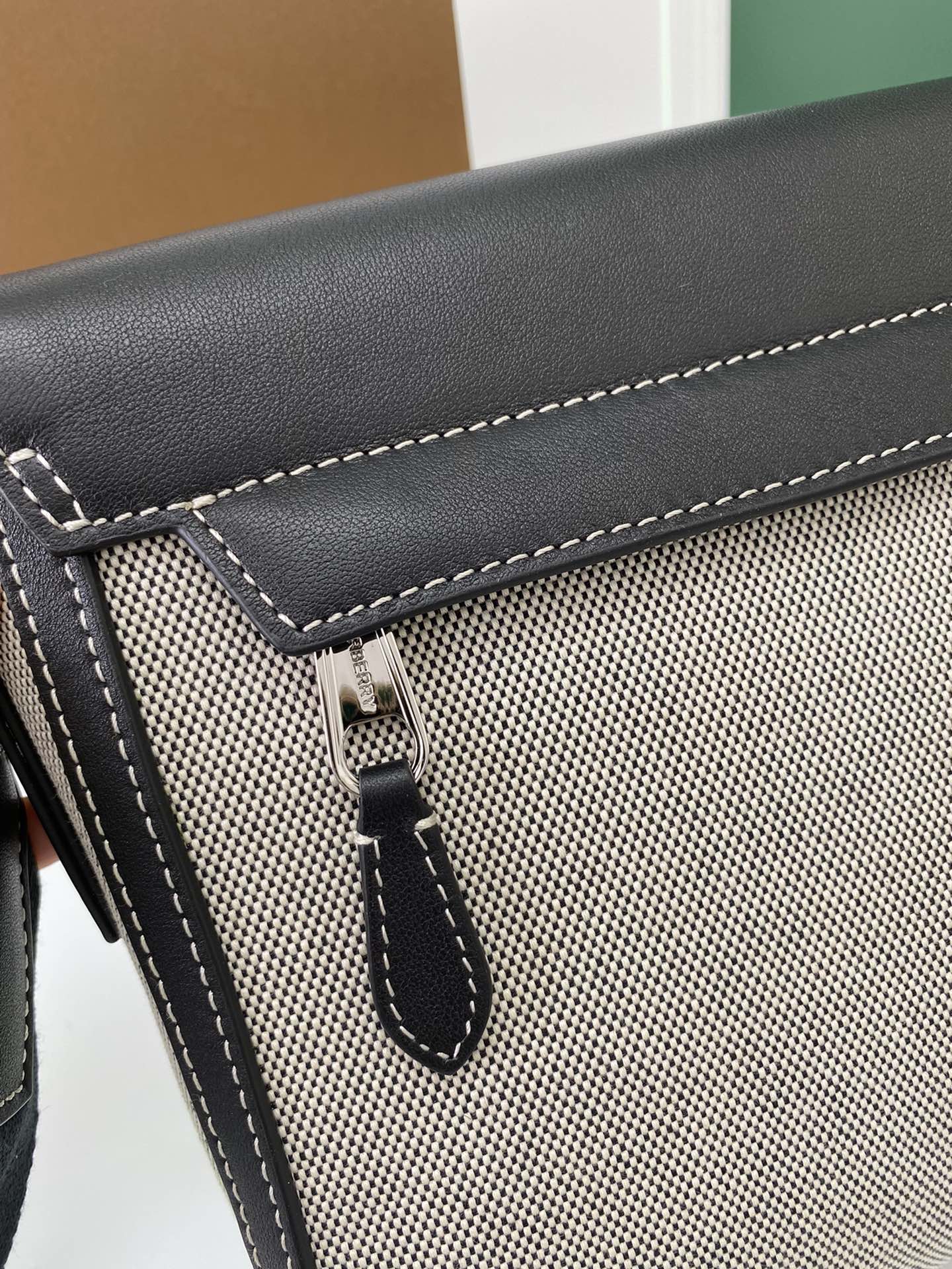 Новая сумка Burberry 2022 Pocket Bag - Postman