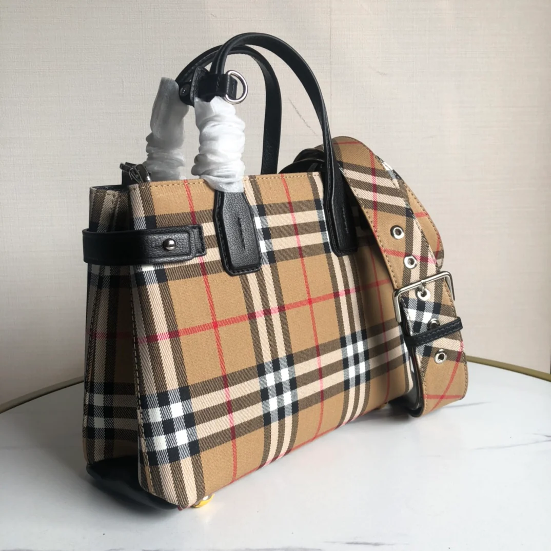 Сумка-тоут Burberry в винтажную клетку, маленькая, черная.
