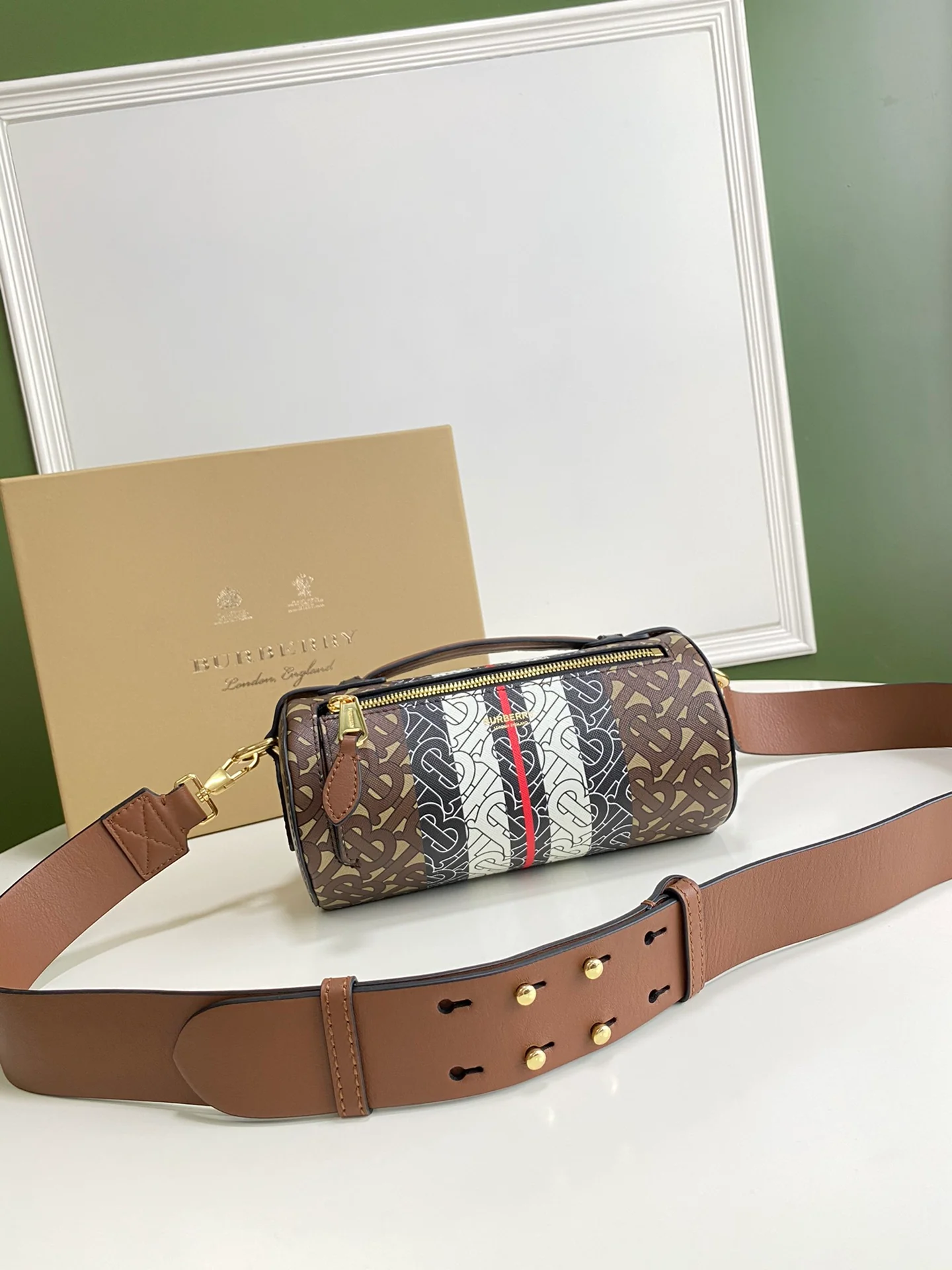 Burberry - Цилиндрическая сумка-перегородка