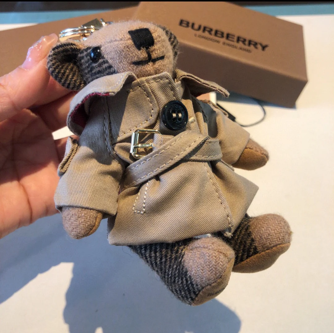 Брелок в виде медведя в виде тренча Burberry - 1 шт.