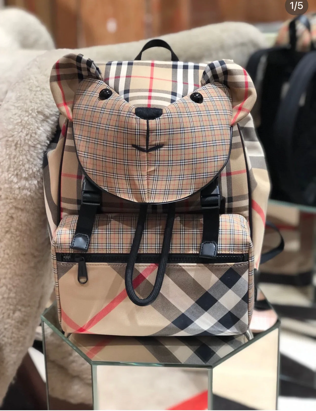 Рюкзак Burberry в форме медведя