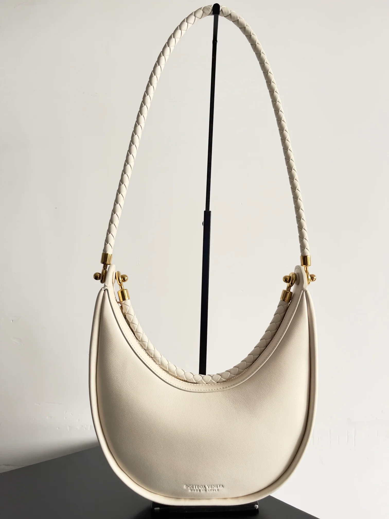 BV - Кожаная сумка-полумесяц - Белая