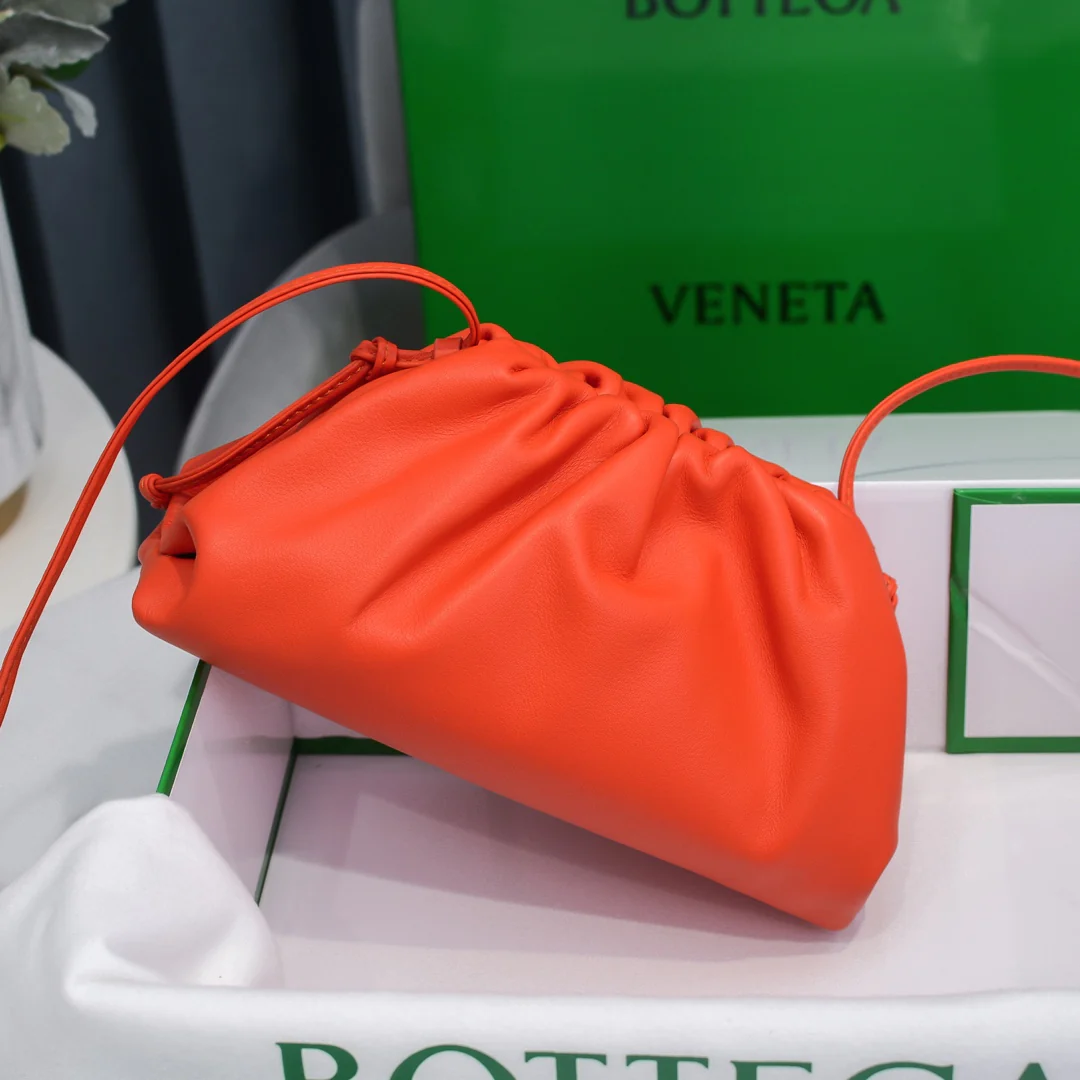 Сумка-чехол BV Cloud Bag Pouch Series - гладкая телячья кожа - 23x13x8 см - 7