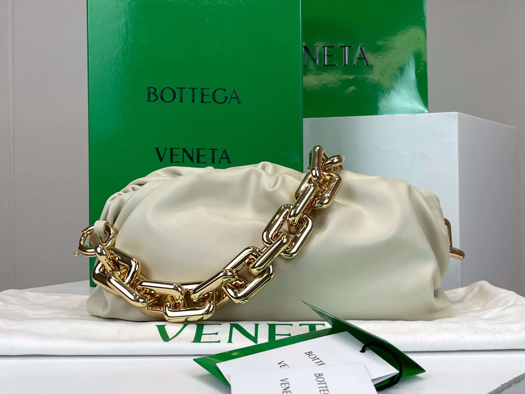 Сумка-клатч BV The Chain Pouch Cloud Bag - 31x12x16 см - 1 шт.