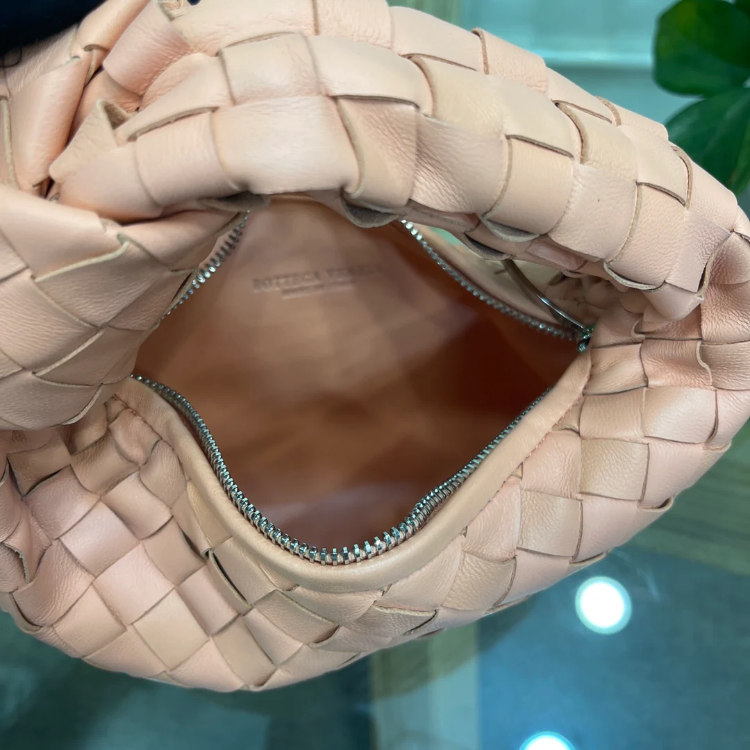 Плетеная круглая сумка-хобо BV Jodie с узлом - Размер 27x22x3 см - 15