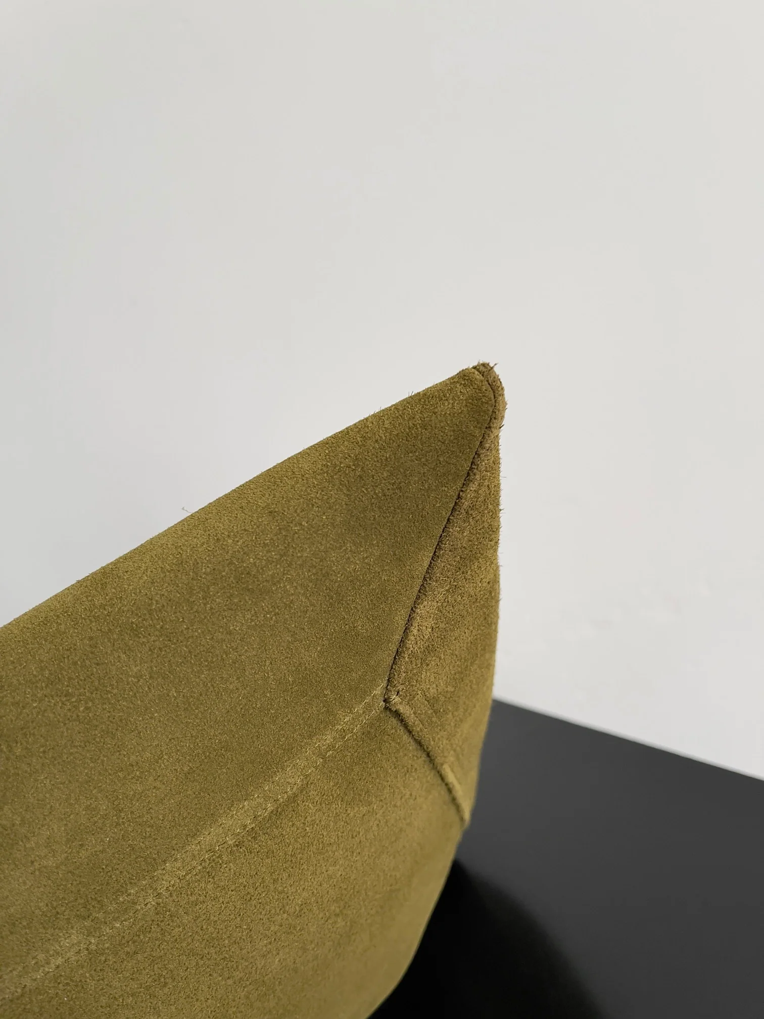 Сумка-тоут BV через плечо - Замша - Горчично-зеленый