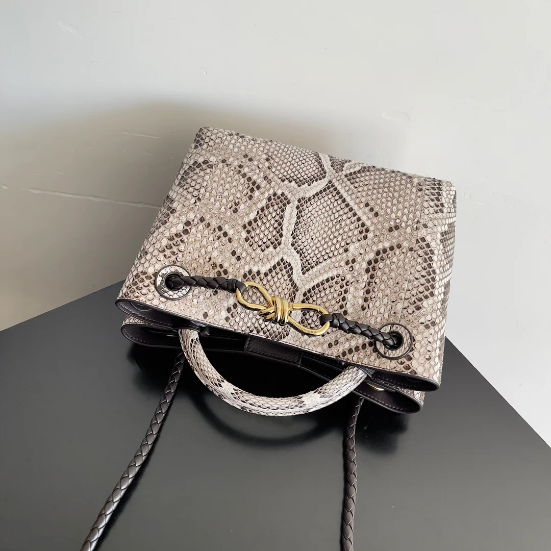 Сумка BV-andiamo из змеиной кожи