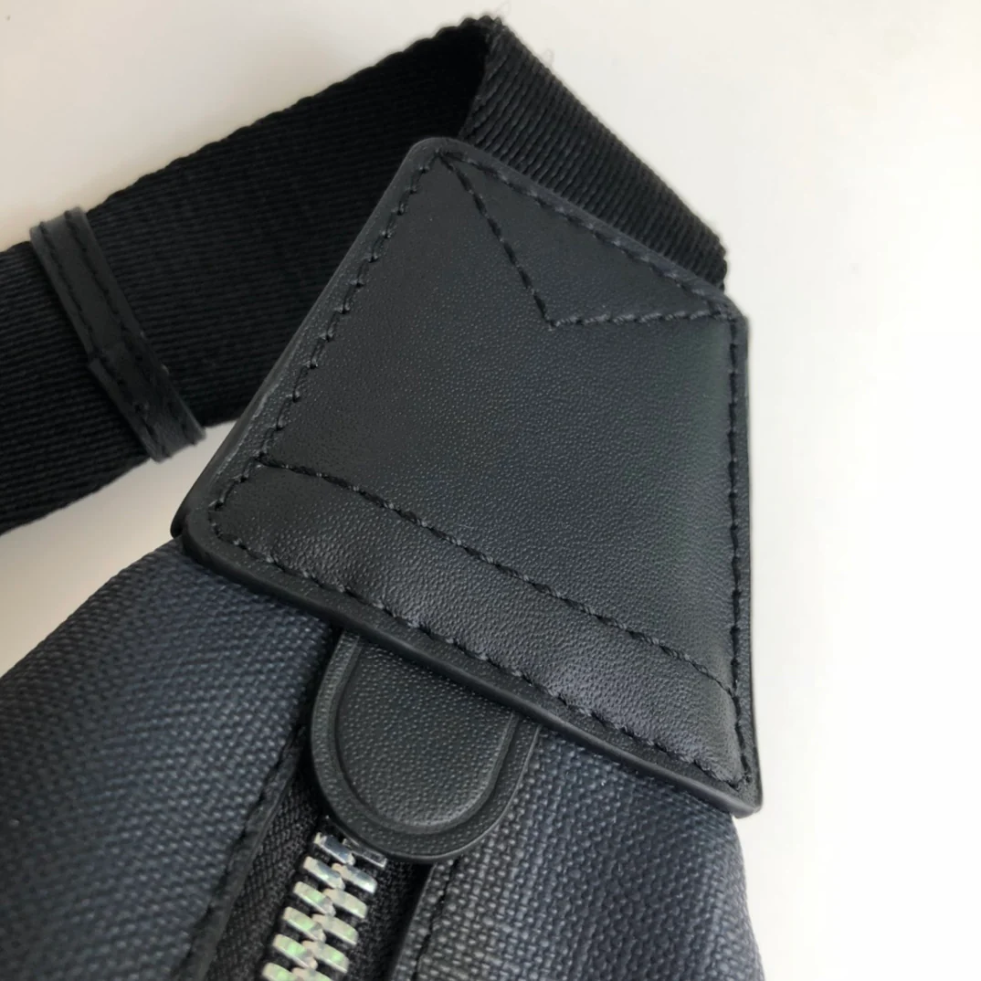 Поясная сумка Burberry London в клетку