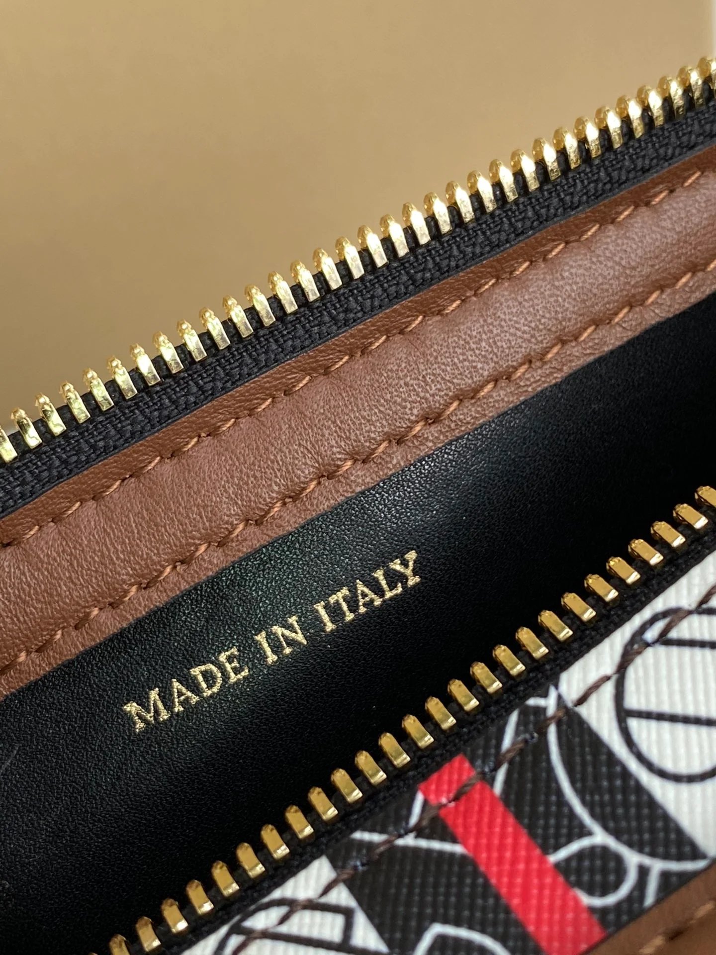 Burberry - Цилиндрическая сумка-перегородка