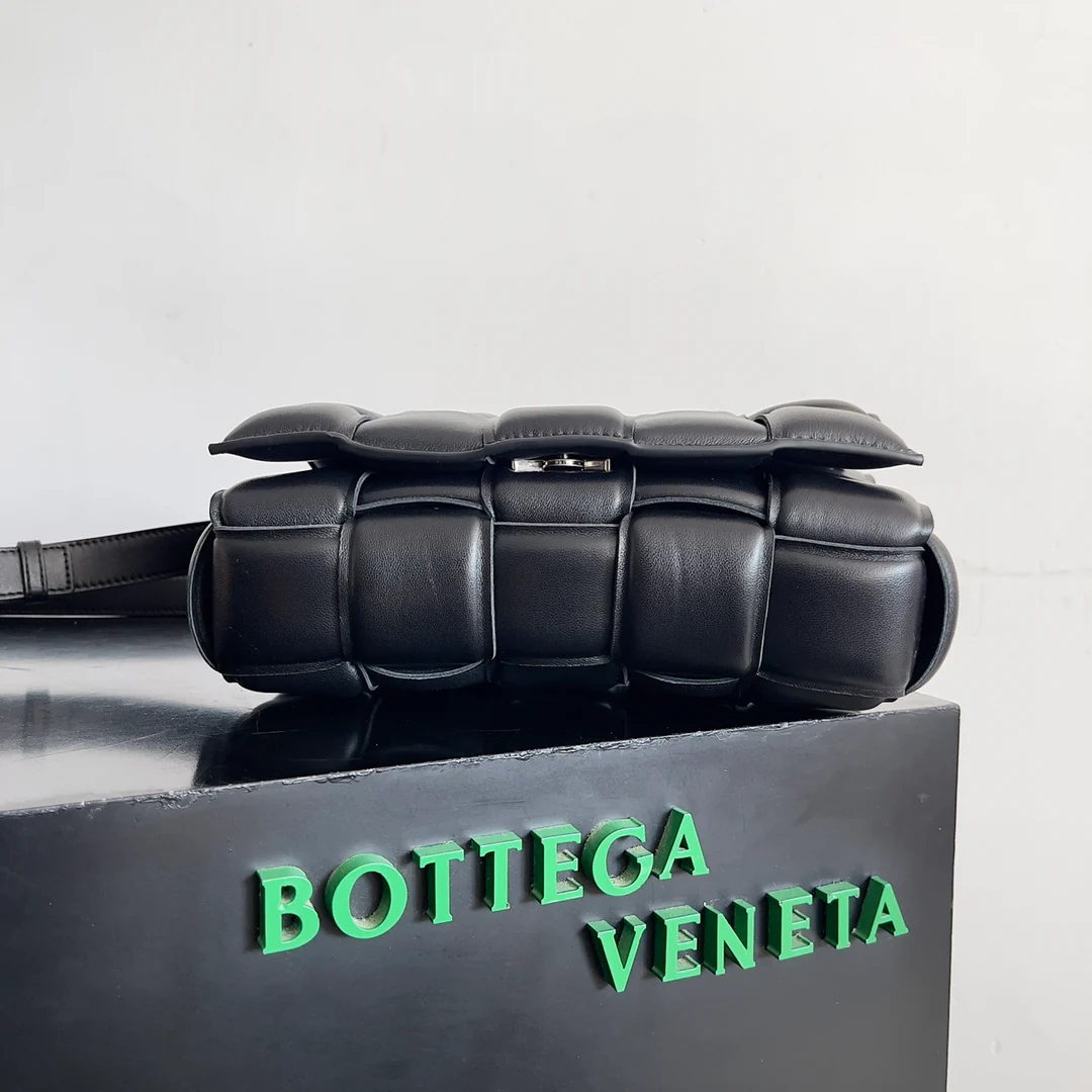 BV - Наволочка с серебряной пряжкой - Черная