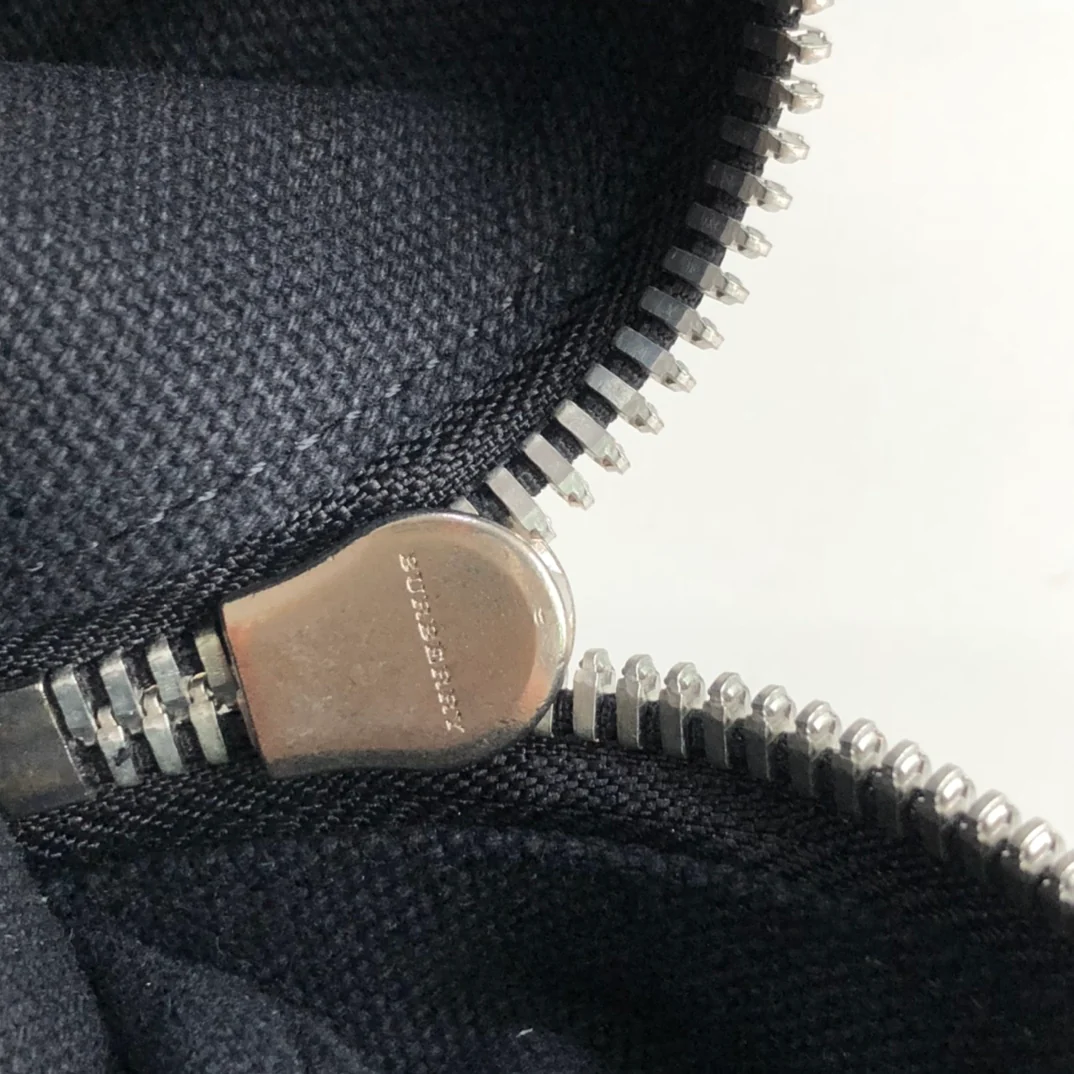 Поясная сумка Burberry из нейлона в классическую клетку