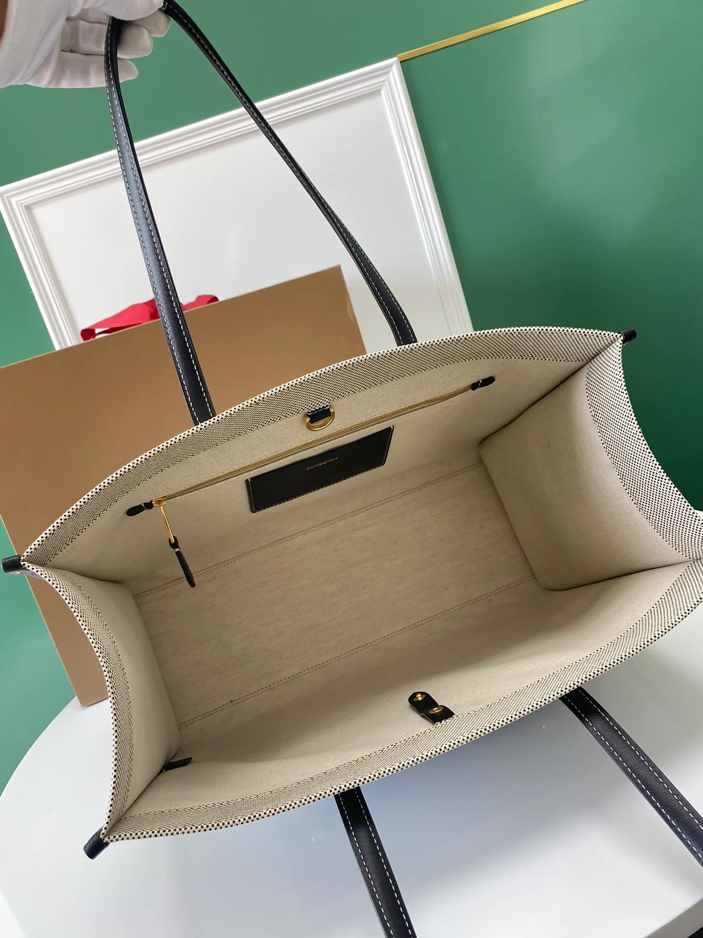 Сумка Burberry Freya - Черная - Большая