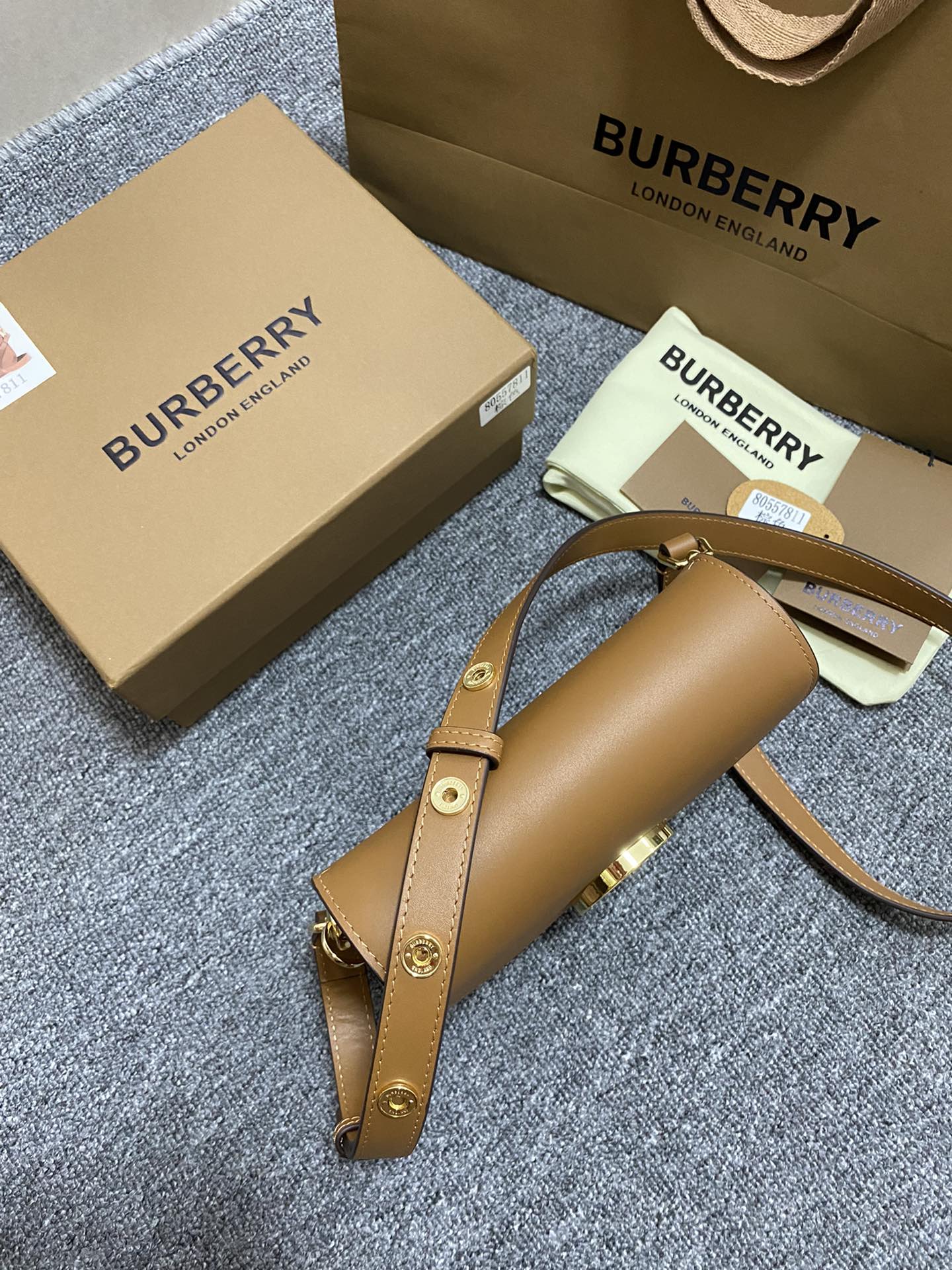 Сумка Burberry Elizabeth, маленькая, коричневая.