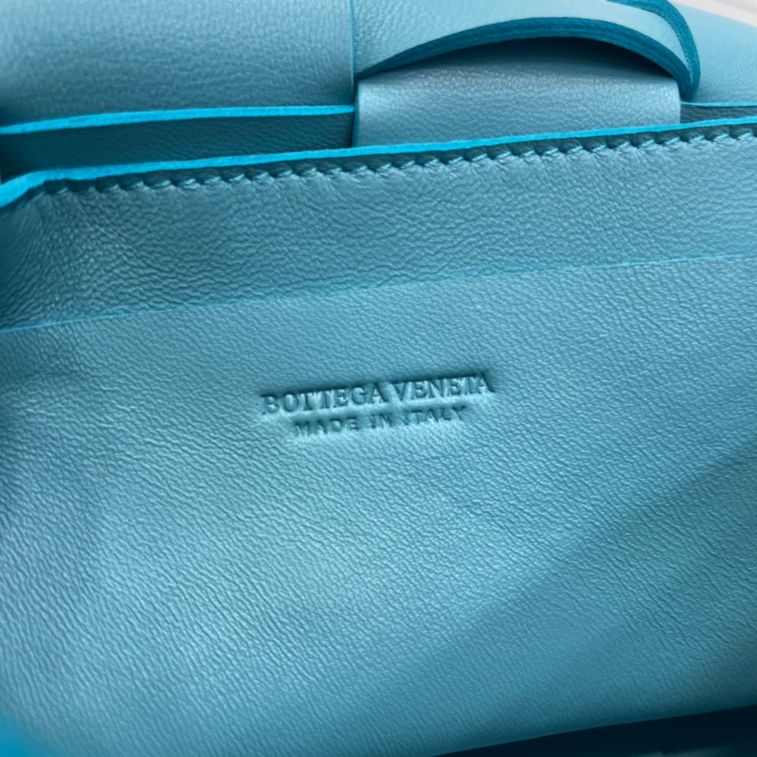 Сумка для кассет BV из плетеной овечьей кожи, 17 см x 5 см x 9 см x 5 см.