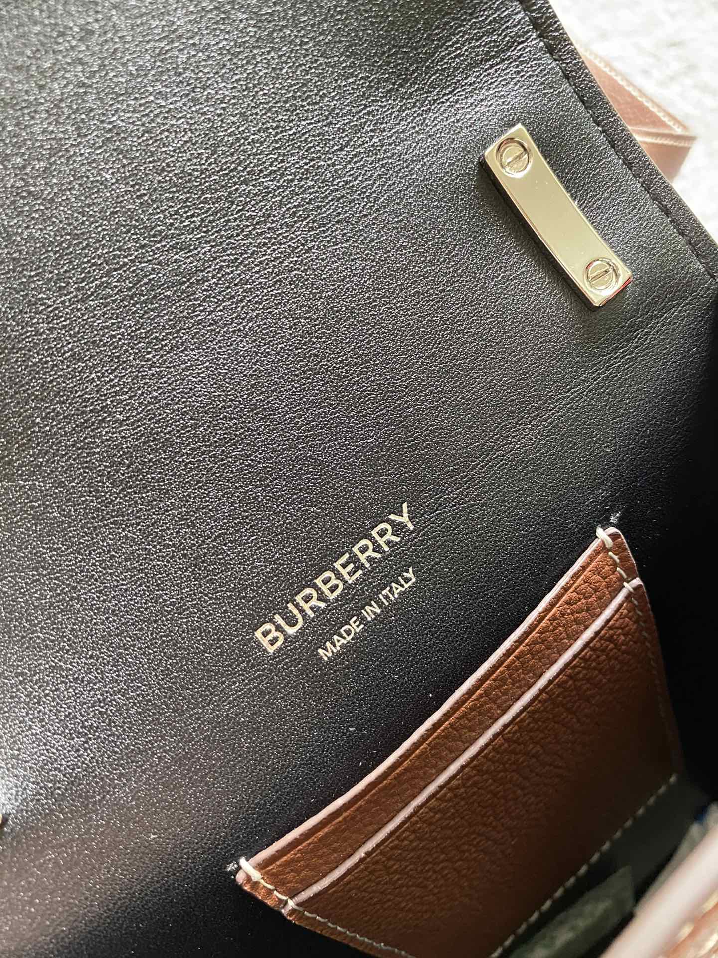 Сумка Burberry Robin - Чехол для телефона - Коричневая с золотой фурнитурой