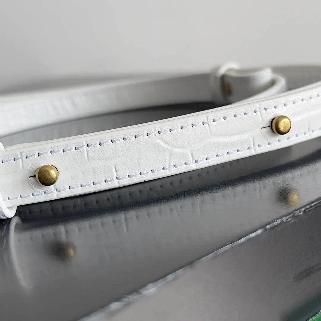 Мини-корзинка для овощей BV Mini Cabat с рисунком под крокодиловую кожу - белая.