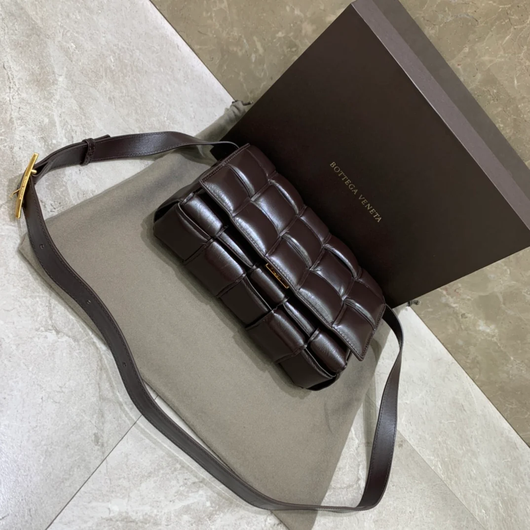 Плетеная сумка для кассет BV из телячьей кожи, 26х18х8 см.