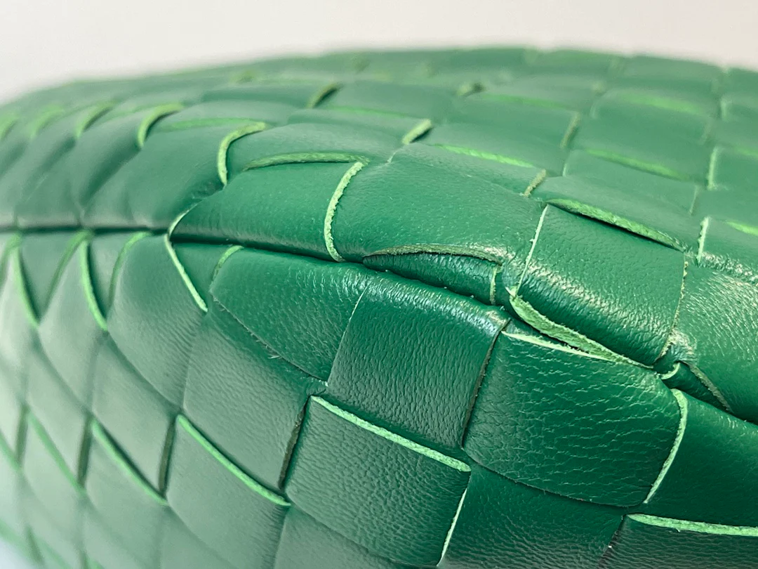 Сумка-круассан BV Mini Jodie, s27x9x23cm-1