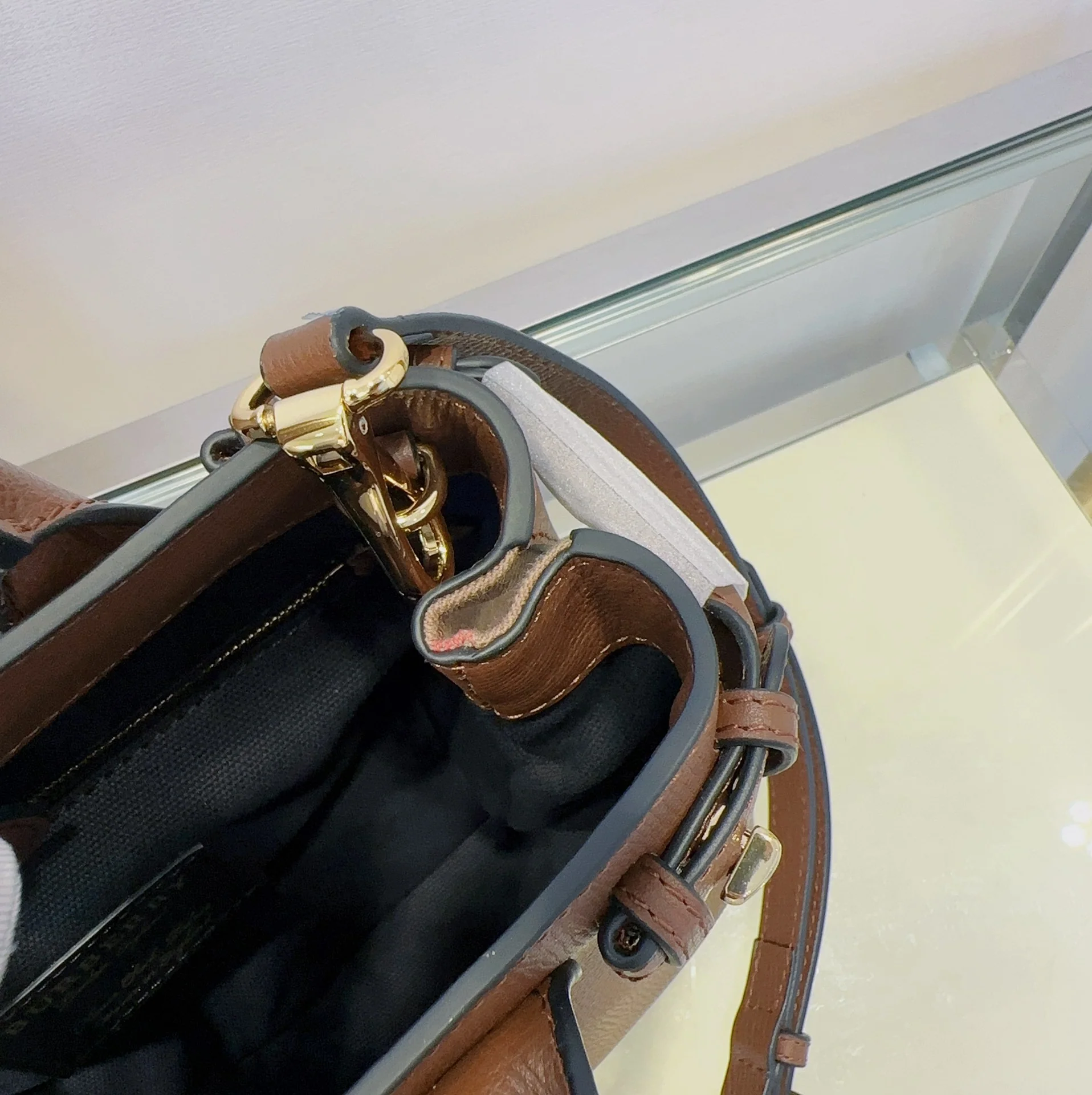 Сумка Burberry The Banner, 26 см, коричневая.