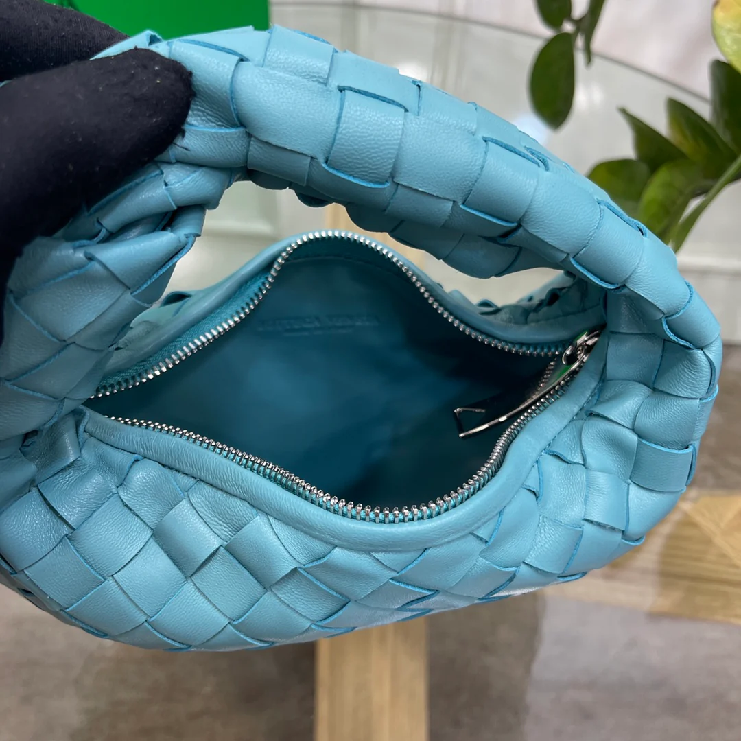 Плетеная круглая сумка-хобо BV Jodie с узлом - Размер 27x22x3 см - 12