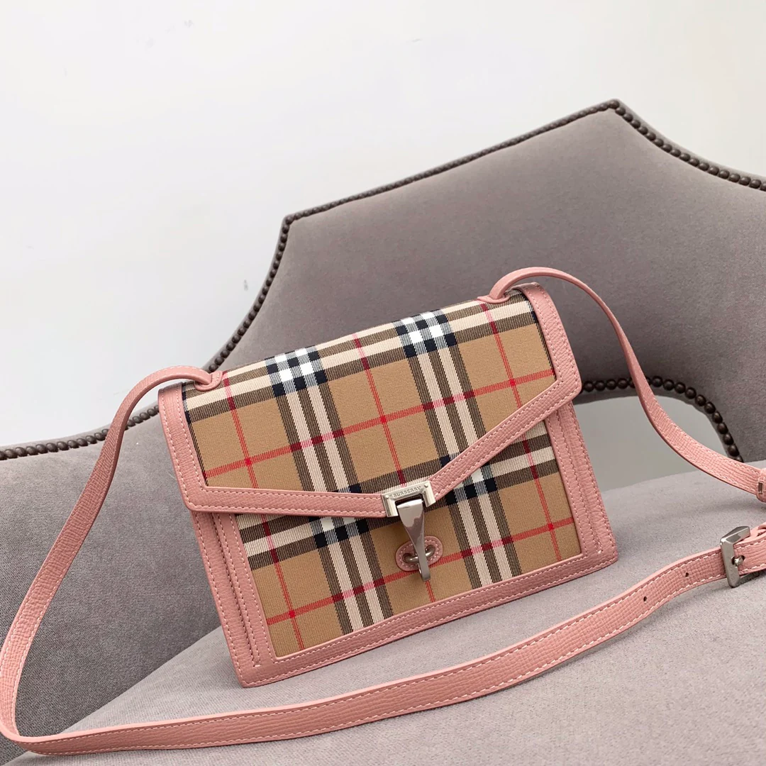 Новая винтажная клетчатая сумка через плечо Burberry 2022 года - розовая.