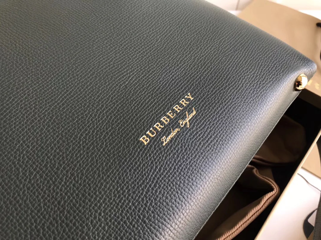 Сумка-тоут Burberry The Banner, маленькая, черная.