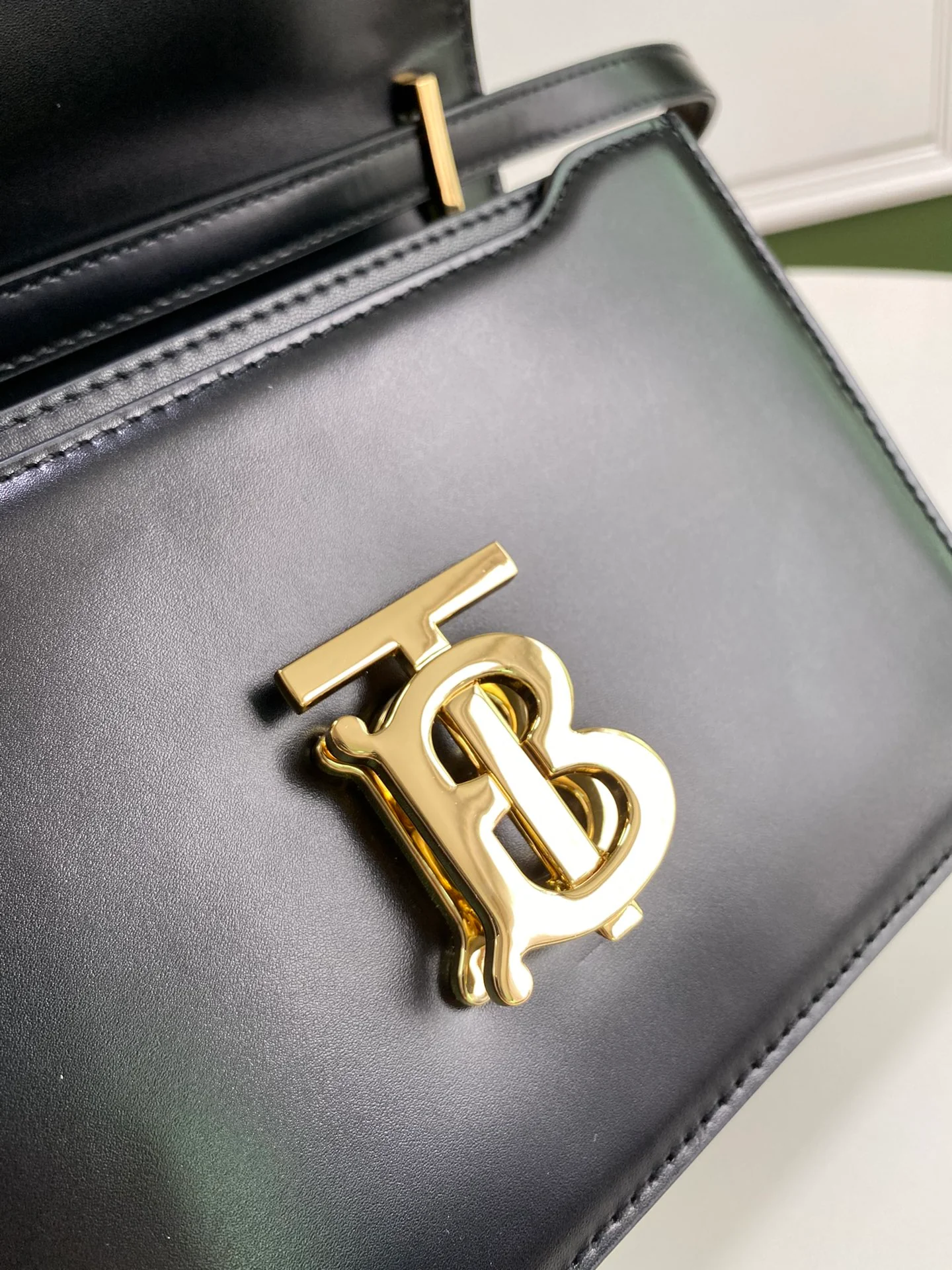 Сумка-письмо из коллекции Burberry TB - Черная