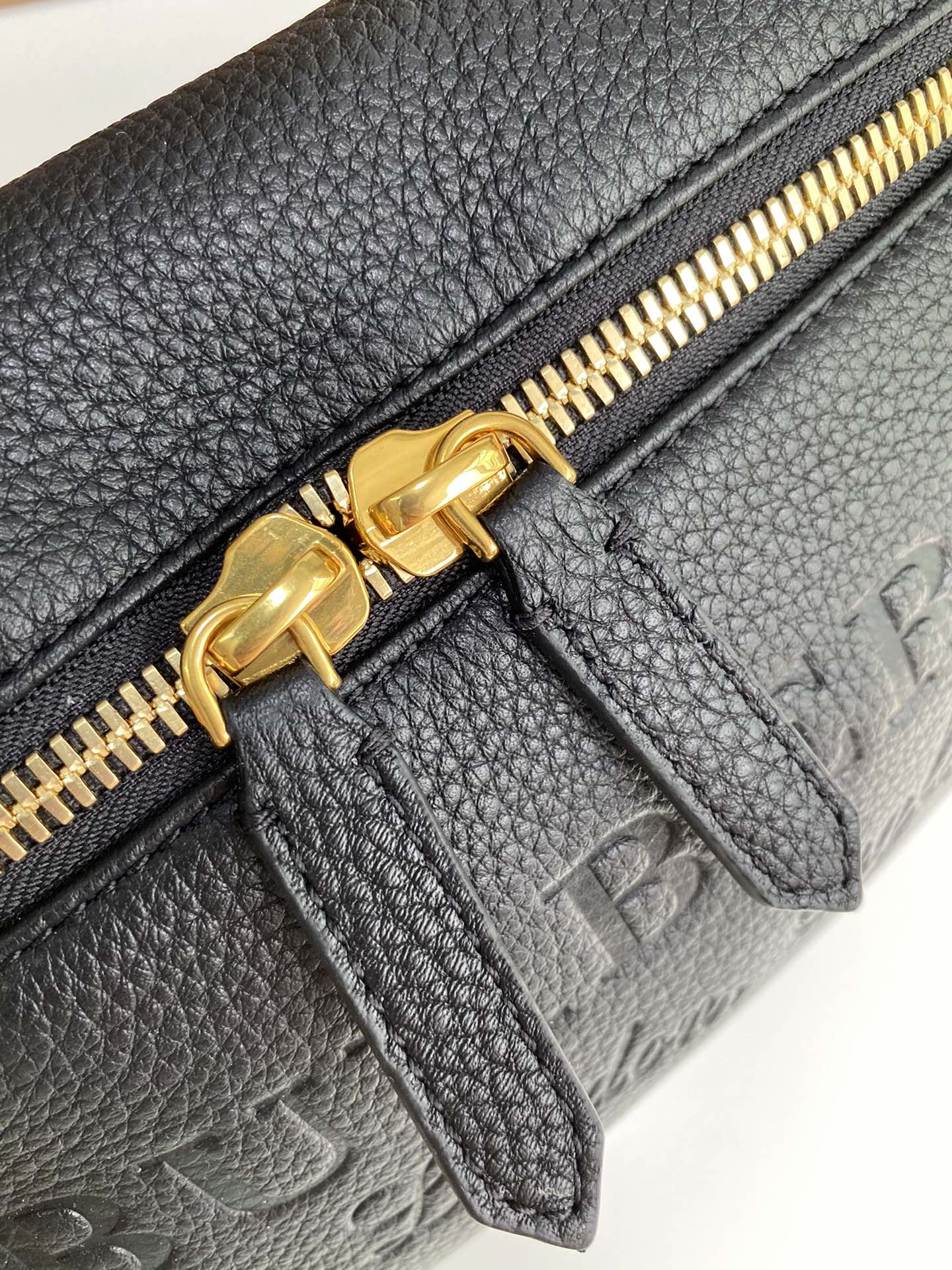 Кожаная поясная сумка Burberry Graffiti