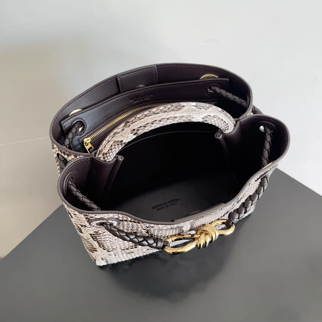 Сумка BV-andiamo из змеиной кожи