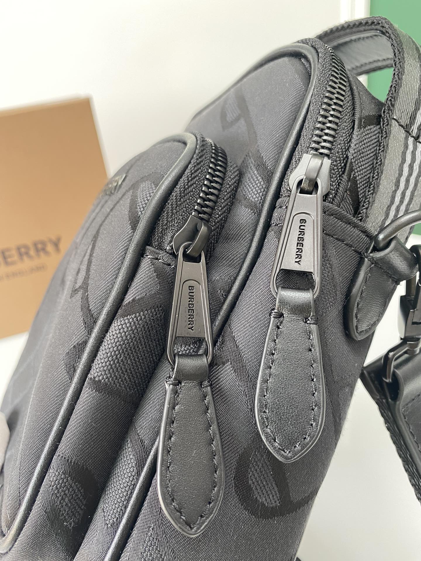 Burberry - Новейшая стильная сумка через плечо - 1