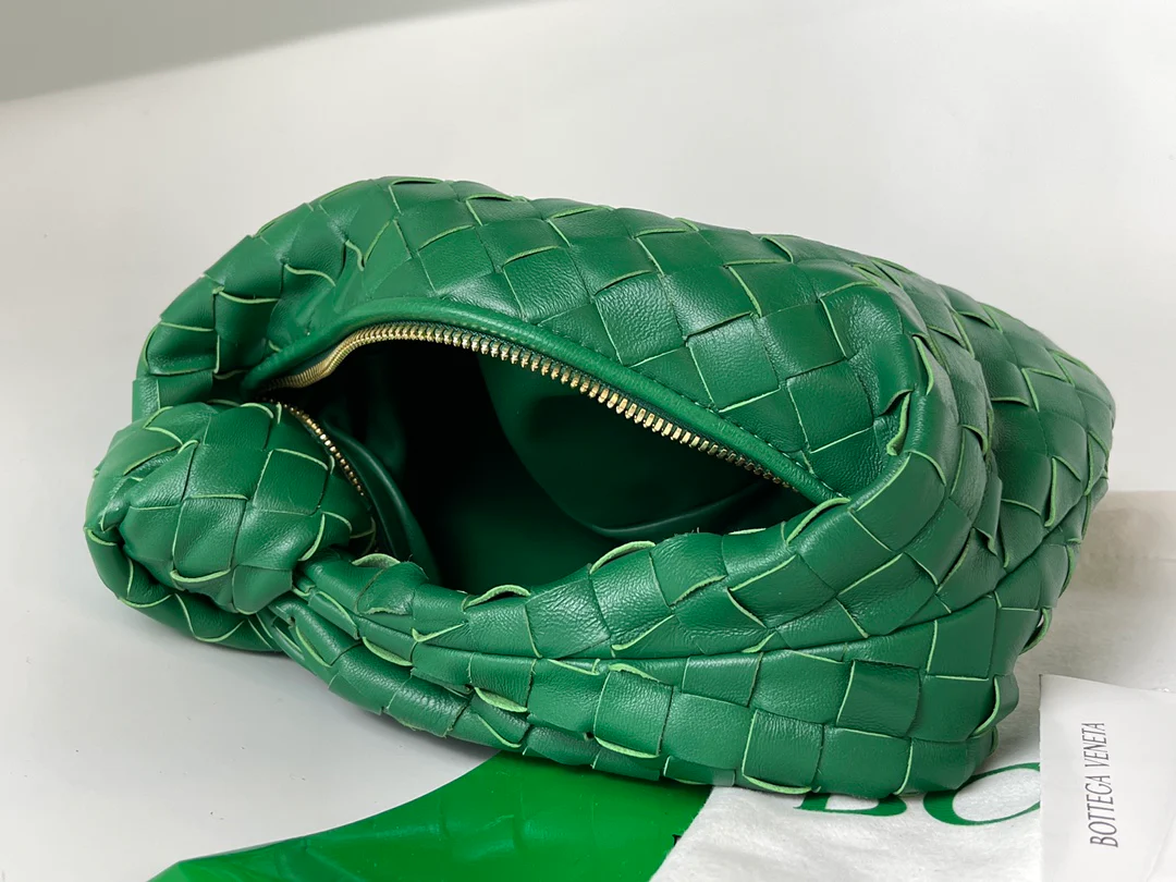 Сумка-круассан BV Mini Jodie, s27x9x23cm-1