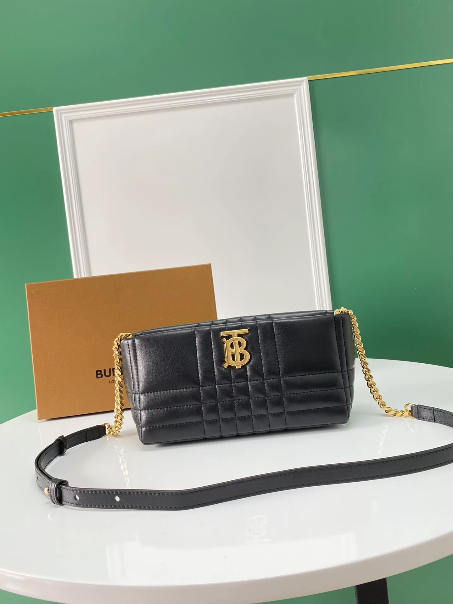 Сумка через плечо Burberry Lola с цепочкой - черная