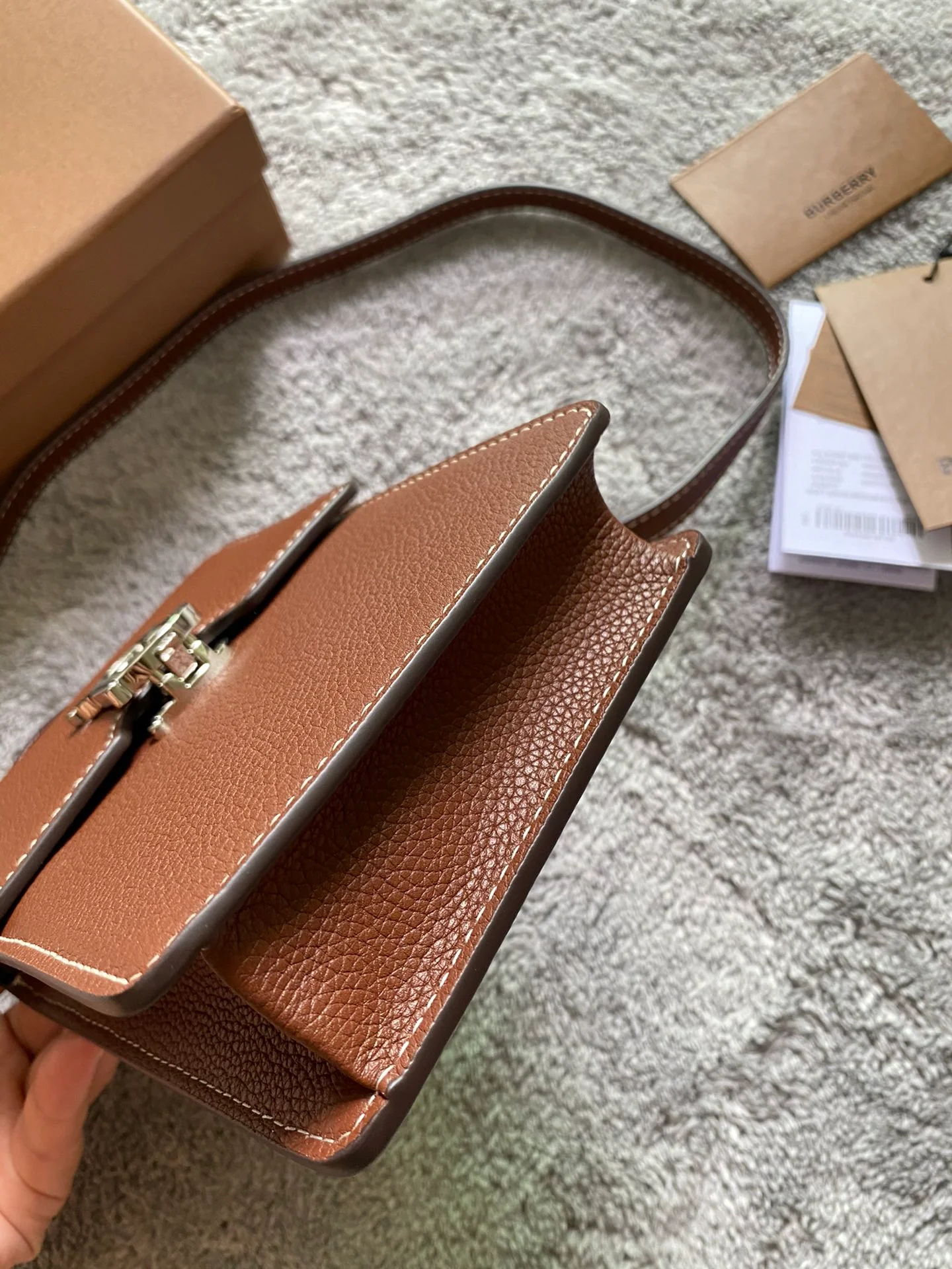 Сумка Burberry Robin - Чехол для телефона - Коричневая с золотой фурнитурой