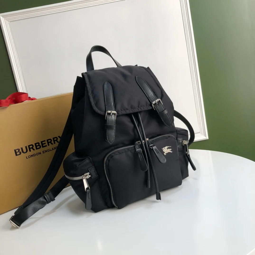 Burberry - Классический рюкзак в стиле милитари с кожаной отделкой