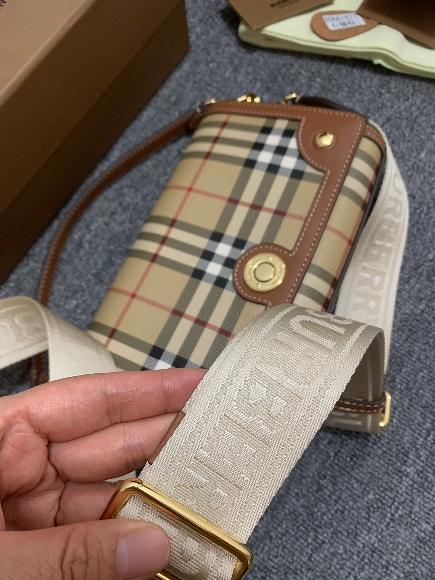 Сумка-багет Burberry Retro Check