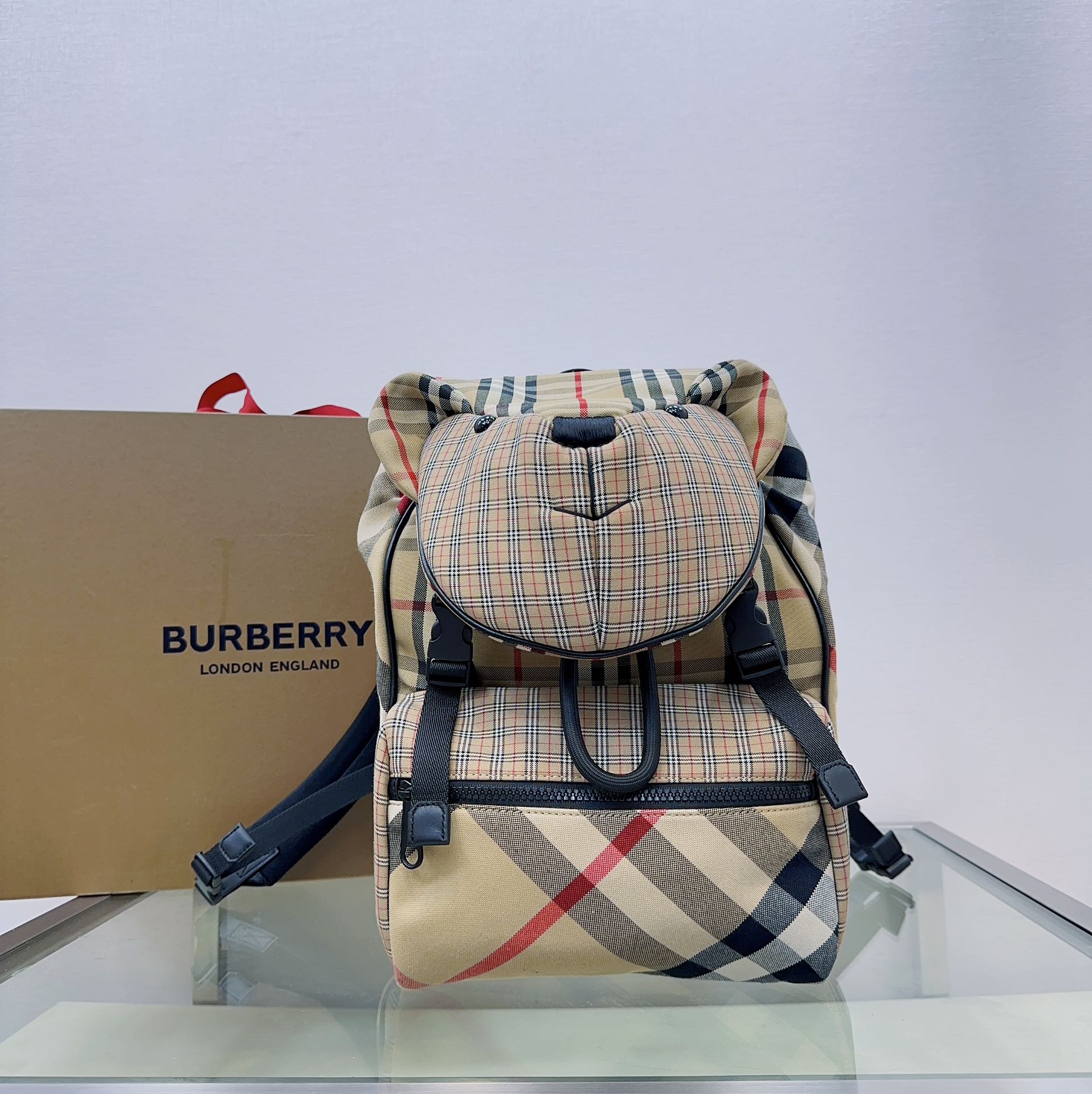 Рюкзак Burberry в форме медведя