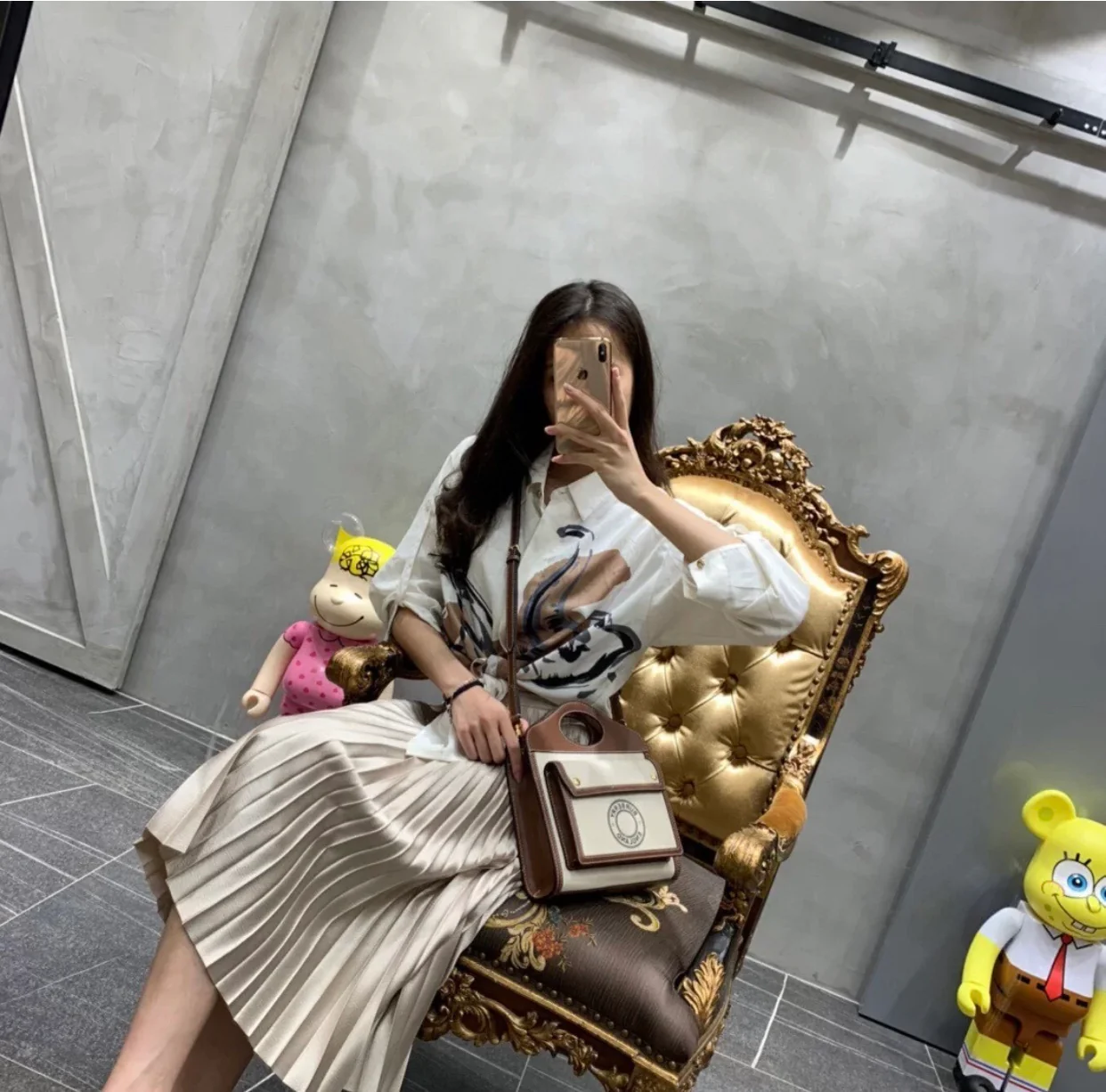 Холщовая сумка-тоут Burberry коричневого цвета - на фото одежда.