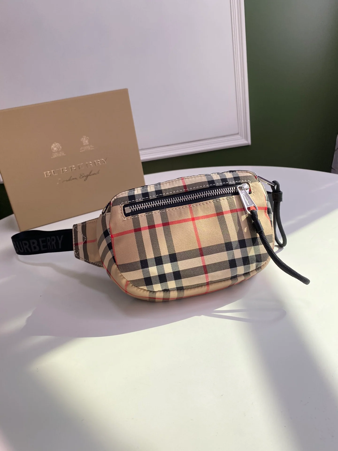 Поясная сумка Burberry в классическую клетку