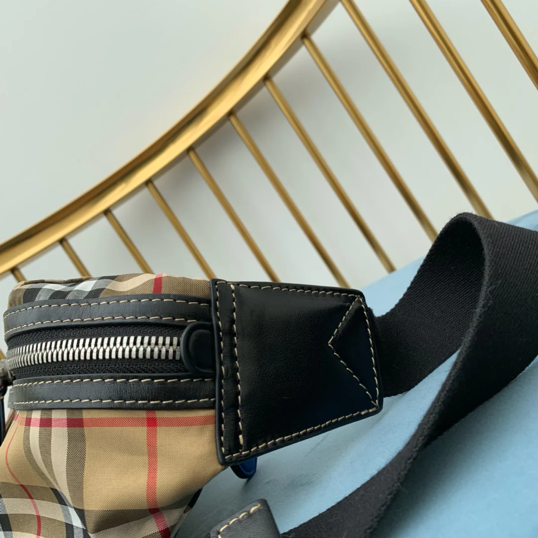 Burberry - Новая классическая клетчатая поясная сумка