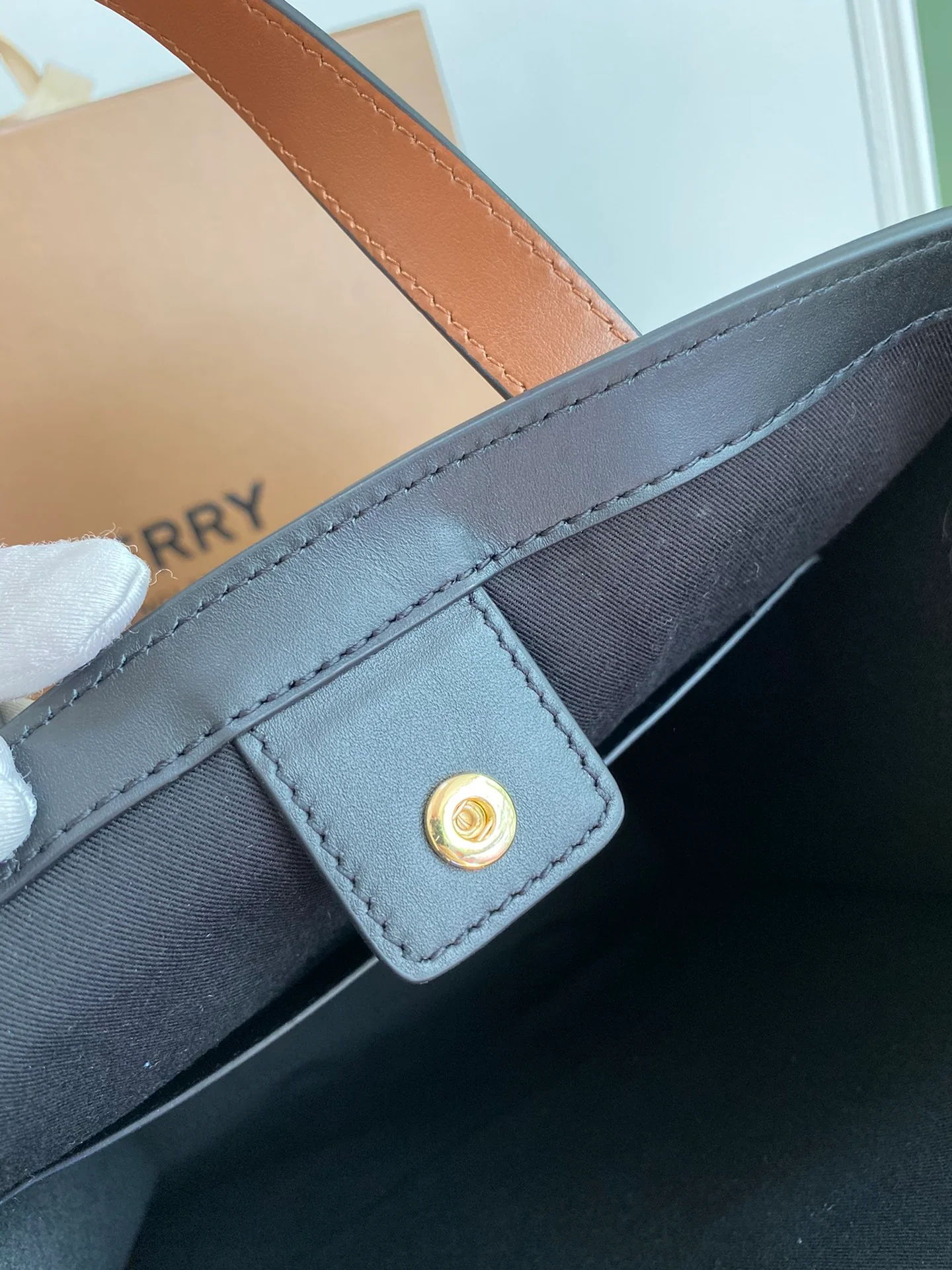 Burberry - Новейшая итальянская сумка-тоут