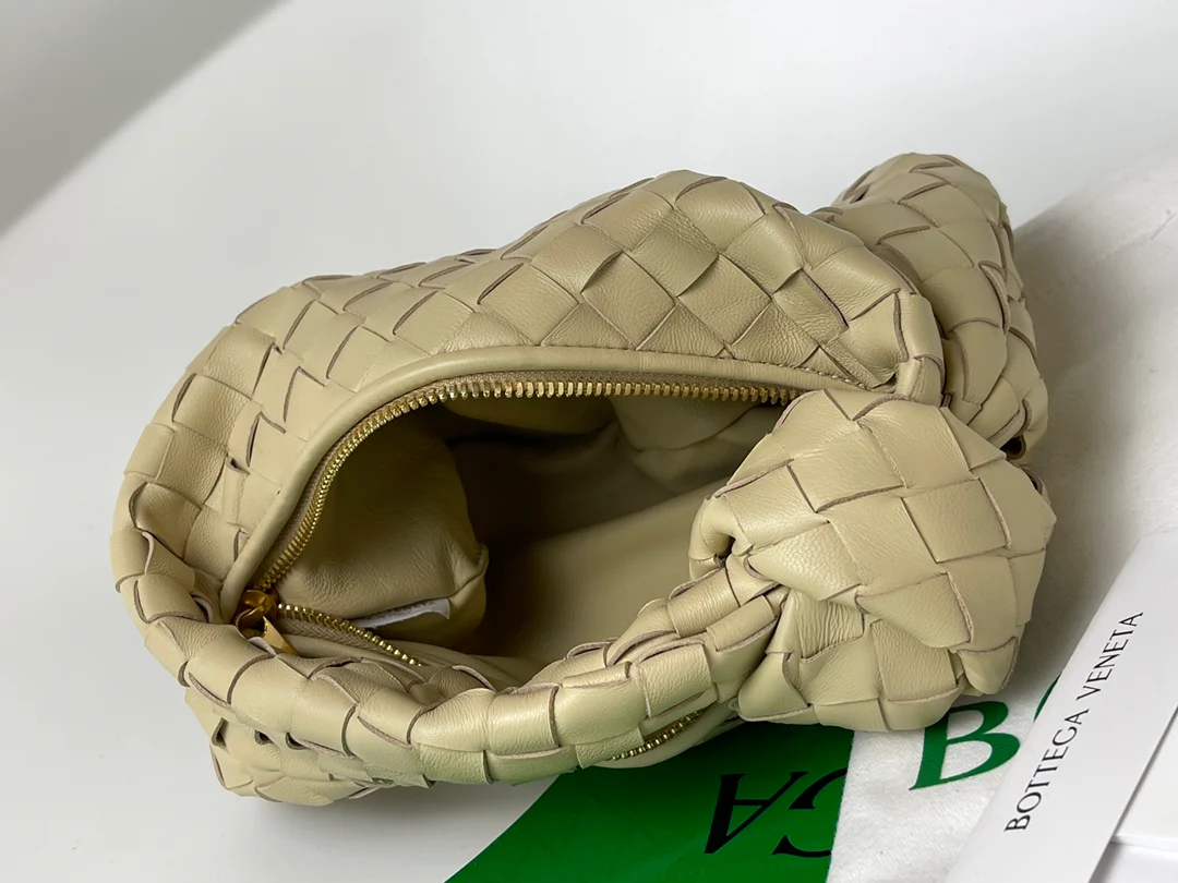 Сумка BV Mini Jodie Croissant Bag, s27x9x23cm-8