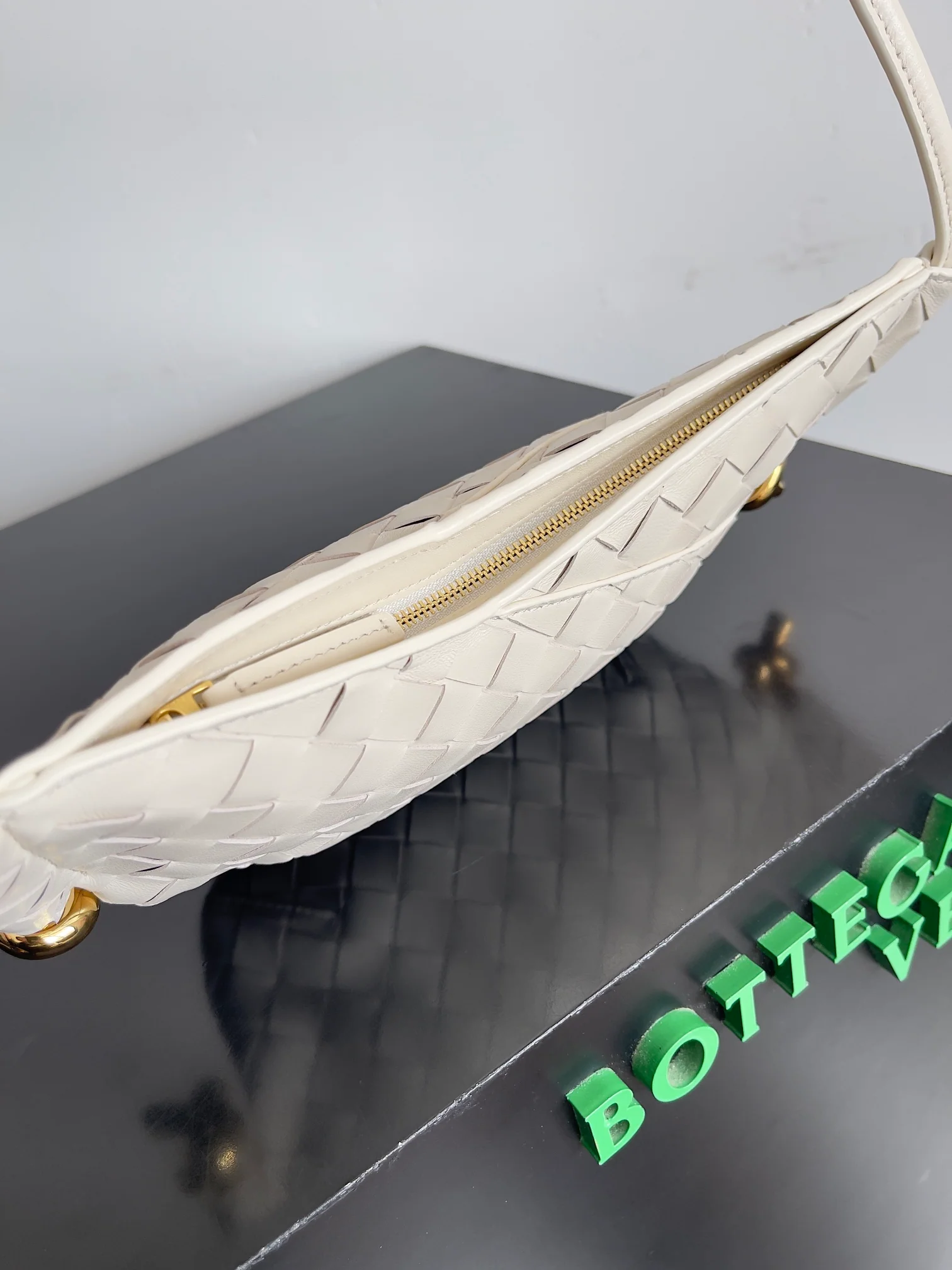 Сумка через плечо BV Mini Solstice - белая