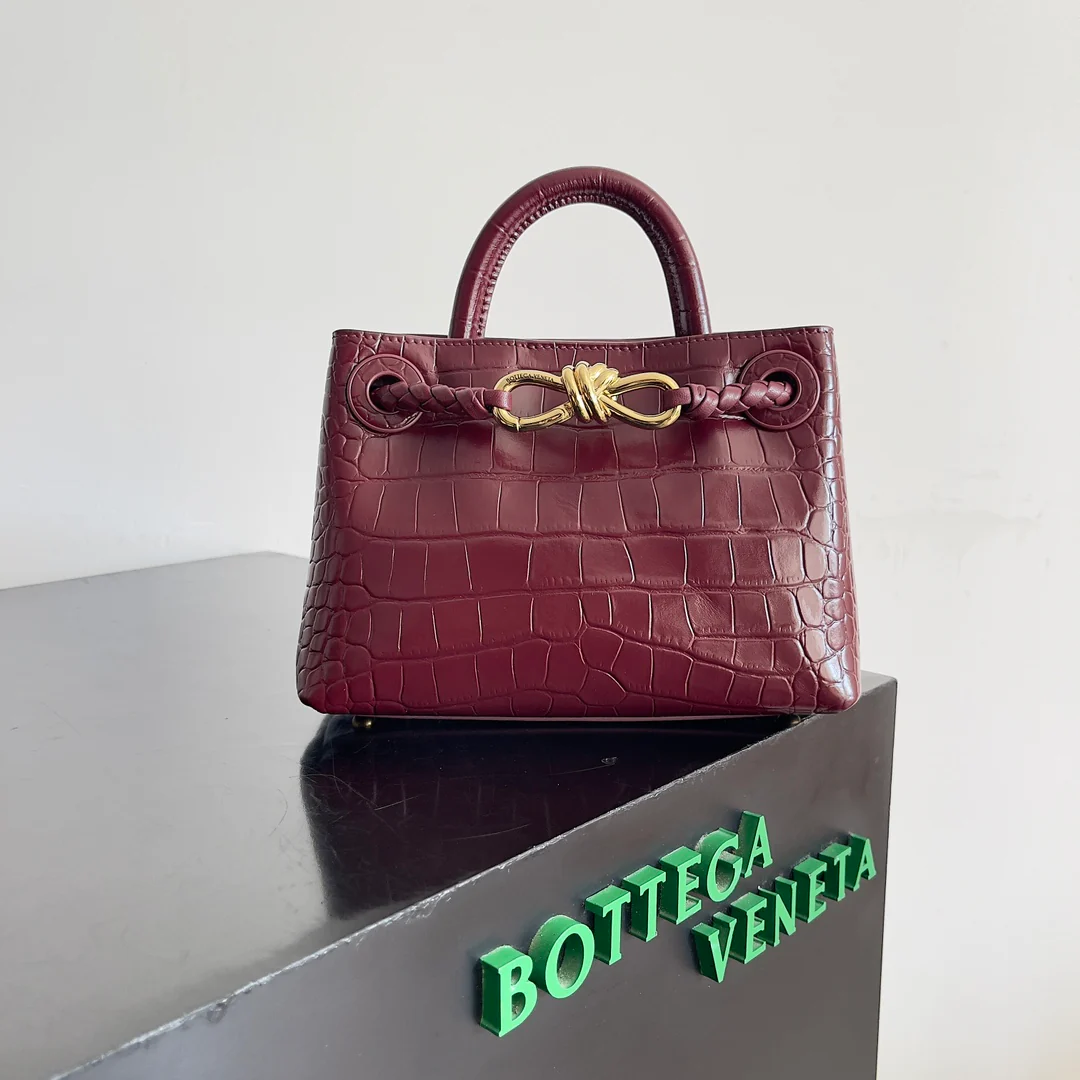 Сумка Andiamo из кожи аллигатора BV - бордовая.