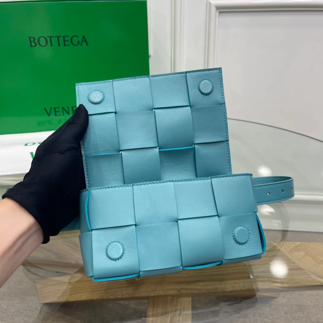 Сумка для кассет BV из плетеной овечьей кожи, 17 см x 5 см x 9 см x 5 см.