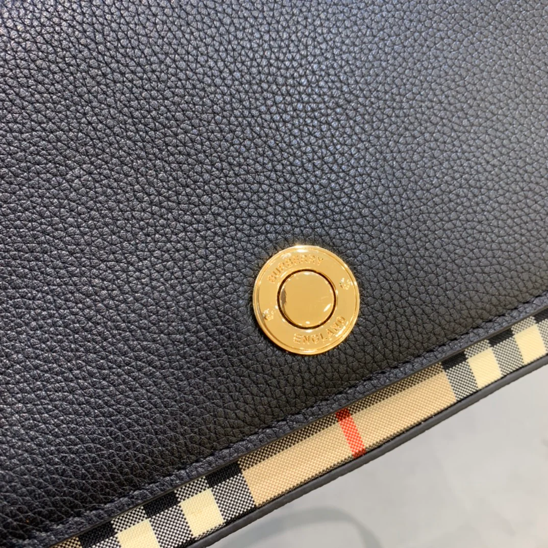 Burberry - Новая сумка через плечо Note - Черная