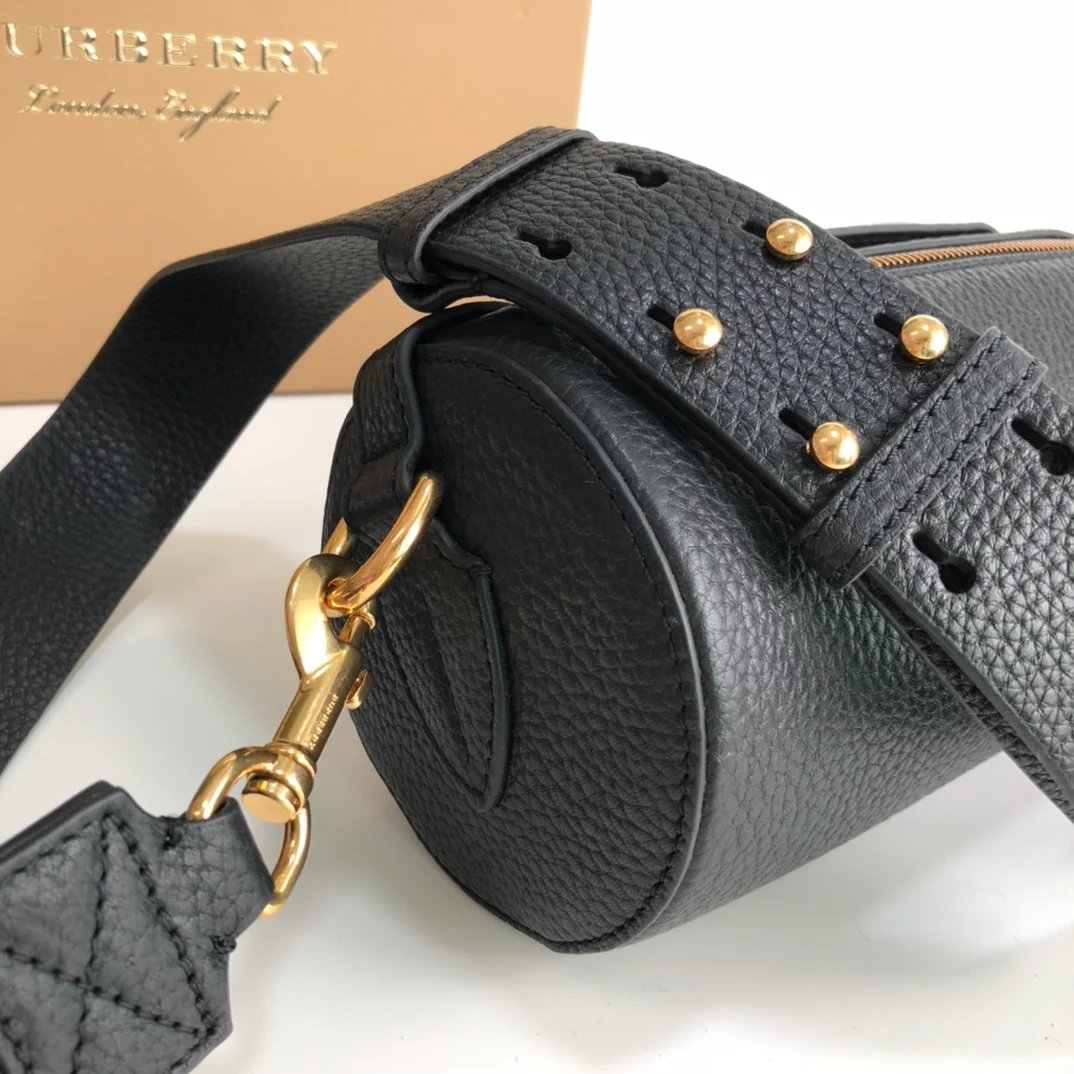 Новинка 2022 года от Burberry - Цилиндрическая сумка из телячьей кожи.