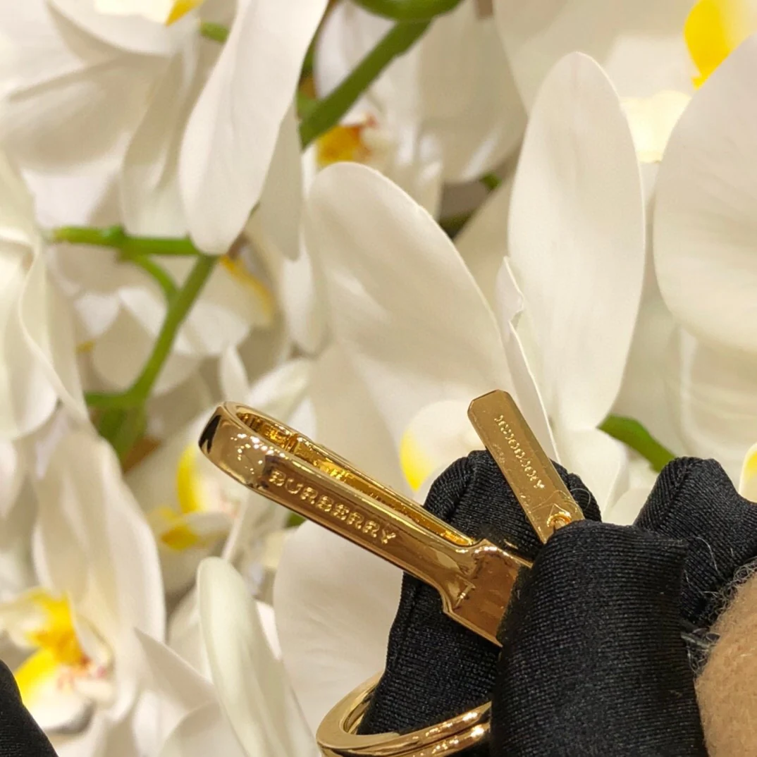 Брелок в виде медведя в виде тренча Burberry - 1 шт.